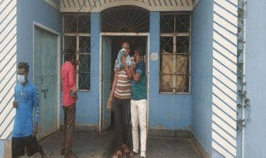 दुमका : फाइनेंसर के स्टाफ की चाकू मारकर मर्डर, रोड पर बॉडी फेका