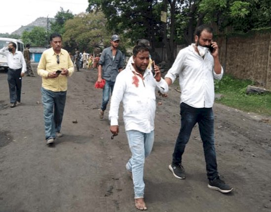 धनबाद:कोयला लोडिंग के सवाल पर वेस्ट मोदीडीह में ढुल्लू न जलेश्वर समर्थकों में भिड़ंत, अंगारपथरा ओपी प्रभारी जख्मी