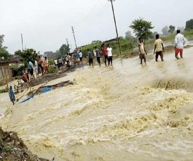 बिहार: 10 जिलों के आठ लाख लोग बाढ़ की चपेट में, 10 हजार घरों में घुसा पानी, NH 28 पर रोका गया यातायात 