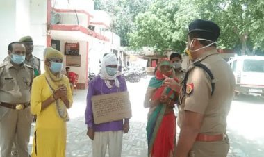 यूपी: एनकाउंटर के डर से विकास दुबे के करीबी गुडडन ने किया सरेंडर गले में तख्ती लटकाकर पत्नी और बच्चों के साथ पहुंचा पुलिस स्टेशन