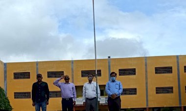 धनबाद:माउंट लिटरा जी स्कूल बौआकला धनबाद में झंडोत्तोलन