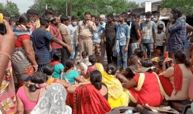 धनबाद:सूदखोरों से तंग दुकानदार ने फांसी लगाकर दे दी जान, धनसार में बवाल