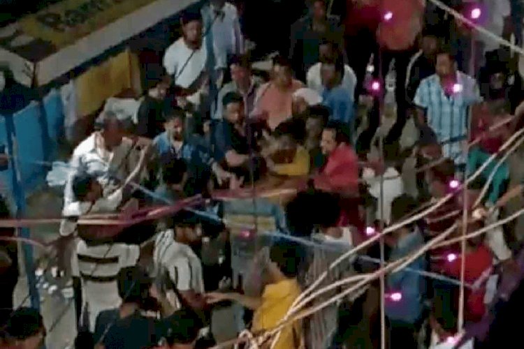 धनबाद: झरिया में मुहर्रम के दौरान निकला जुलूस, दो अखाड़ा दलों में मारपीट-पत्थरबाजी, पांच घायल - Three Societies - News Magazine