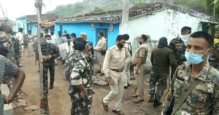 धनबाद: नार्थ तिसरा में वर्चस्व को लेकर सिंह मेंशन व रघुकुल समर्थकों में हिंसक झड़प, एएसआइ समेत पांच घायल 