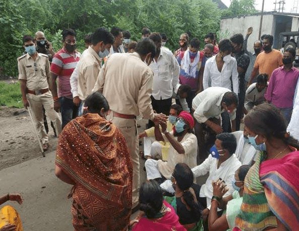 धनबाद:सुदामडीह पेलोडर से कोयला लोडिंग के विरोध में ज्वाइंट फ्रंट उग्र हुआ, रोड जाम 