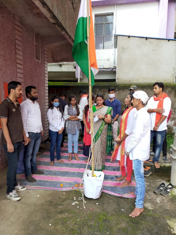 धनबाद: अखिल भारतीय विद्यार्थी परिषद  जिला कार्यालय में स्वतंत्रता दिवस पर झंडोतोलन 