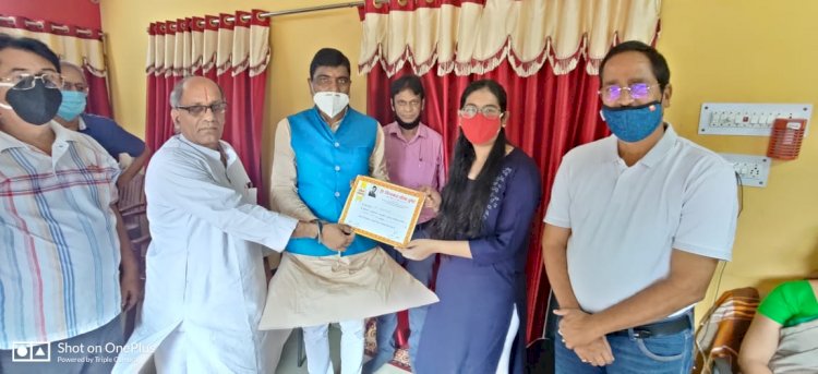 धनबाद:मनोज शर्मा की  बेटी डाक्टर आकांक्षा का M.S.(Eye Surgeon) के लिए सलेक्शन