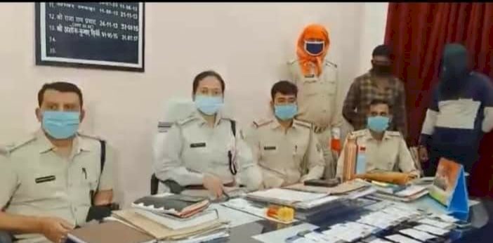 धनबाद: गोविंदपुर पुलिस को मिली सफलता, मोबाइल छीनतई करने वाले पांच क्रिमिनल अरेस्ट