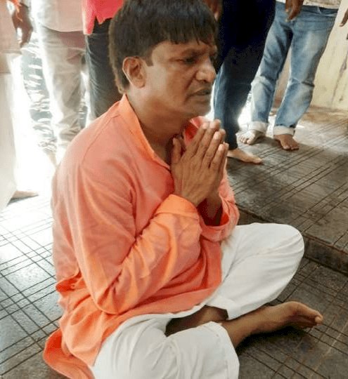 झारखंड: बाघमारा एमएलए ने ढुल्लू महतो ने बाबा बैद्यनाथ व फौजदारी के दरबार में पूजा- अर्चना की