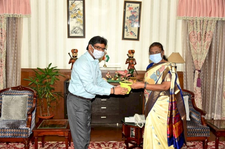झारखंड:सीएम  हेमंत सोरेन ने गवर्नर से की मुलाकात, करम पर्व की बधाई दी