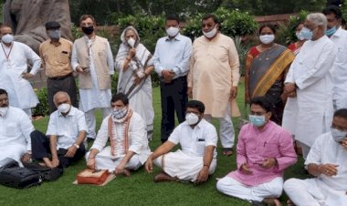 Parliament Monsoon Session: राज्यसभा में हंगामा करने वाले आठ एमपी  एक हफ्ते के लिए सस्पेंड