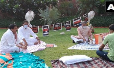 राज्यसभा सदस्यों के दुर्व्यवहार से आहत उप सभापति हरिवंश 24 घंटे रखेंगे उपवास, निलंबत सांसदों का धरना खत्म,सत्र का बहिष्कार करेगा विपक्ष