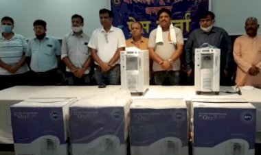 धनबाद: मारवाड़ी यूथ ब्रिगेड ऑक्सीजन कॉन्सेंट्रेटर उपलब्ध कराया, कोरोना पेसेंट को मिलेगा लाभ (देखें VIDEO)