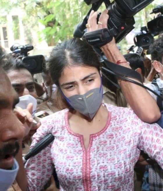 Sushant Singh Rajput Death Case: NCB ने रिया चक्रवर्ती से छह घंटे तक की पूछताछ, भाई शौविक के जरिए सुशांत के लिए ड्रग्स मंगवाती थीं रिया