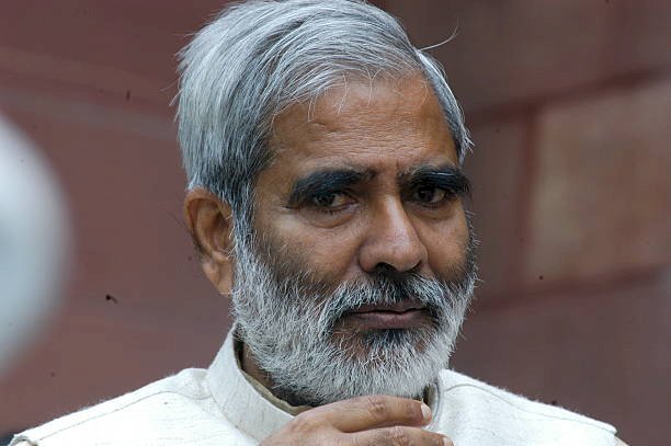 नई दिल्ली: एक्स सेंट्रल मिनिस्टर रघुवंश प्रसाद सिंह का निधन, दिल्ली एम्स में लिये अंतिम सांस