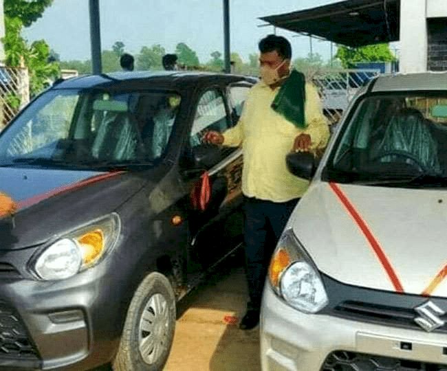 झारखंड: शिक्षा मंत्री  जगरनाथ महतो ने 10वीं व 12वीं के टॉपरों को देने के लिए खरीदी दो अल्टो कार
