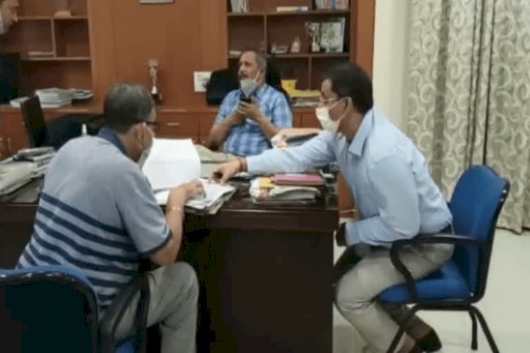धनबाद म्यूनिशिपल कॉरपोरेशन में 200 करोड़ के प्राक्कलन घोटाले की जांच में तेजी, एसीबी डीएसपी ने डीएमसी ऑफिस में छानबीन की