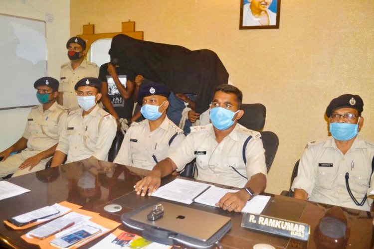 धनबाद: गूगल पे कस्टमर केयर का प्रतिनिधि बन ठगी करने वाले चार साइबर क्रिमिनल अरेस्ट (देखें VIDEO)