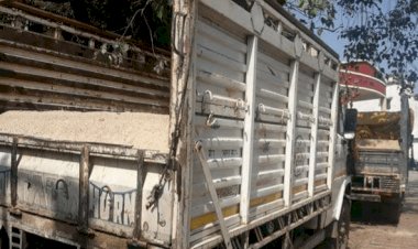 धनबाद: बालू के इलिगल कारोबार के खिलाफ एसडीएम ने चलाया ऑपरेशन, हीरापुर में बालू लदे छह वाहनों को पकड़ा