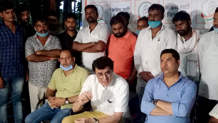 धनबाद: कांग्रेस में वापसी होने पर डा अजय कुमार पहुंचे कोयला राजधानी, रणविजय सिंह व अन्य नेताओं ने किया स्वागत