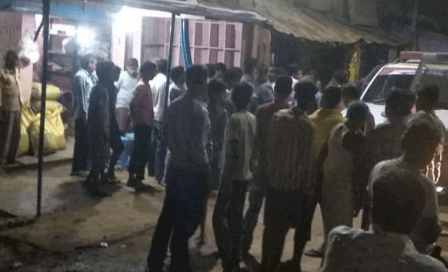 दुमका:नोनीहाट में आलू व्यवसायी भतीजे को गोली मारी, दुकान से तीन लाख कैश  लूटे