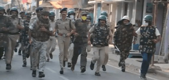 बिहार: मुंगेर रचना पाटिल को डीएम व मानवजीत सिंह ढिल्लो को एसपी की कमान, डीआइजी के लीडरशीप में निकला फ्लैग मार्च