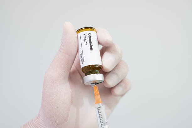 रूस में रोका गया कोरोना वैक्सीन का ट्रायल, टीके की ज्यादा मांग और डोज की कमी