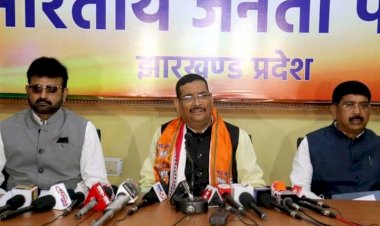 झारखंड: BJP स्टेट प्रसि़डेंट दीपक प्रकाश ने गवर्नमेंट की दी चुनौती,  कहा- कल सुबह 10 बजे तक रांची में हैं, दम है तो अरेस्ट करो 