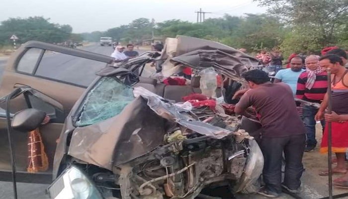 धनबाद: गोविंदपुर साहेबगंज मेन रोड पर खड़ी ट्रक से टकरायी कार, एक ही फैमिली के पांच लोगों की मौत, ड्राइवर जख्मी