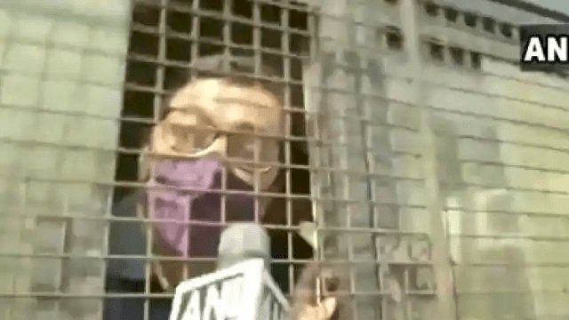 मुंबई पुलिस ने रिपब्लिक टीवी के एडिटर-इन-चीफ अर्नब गोस्वामी को किया अरेस्ट, बोले- मुझे पुलिस ने मारा ,देशभर में व्यापक विरोध