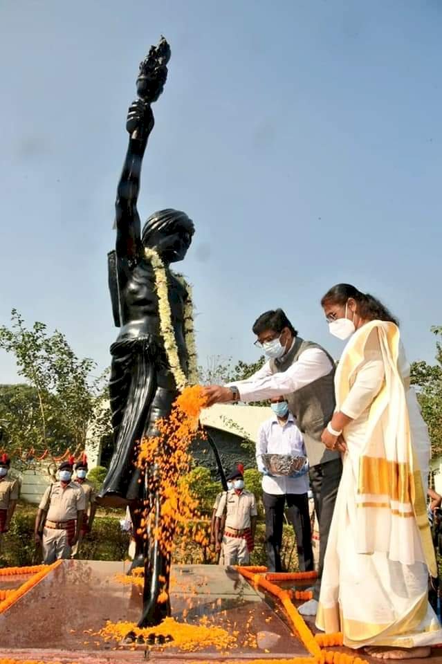 Jharkhand Foundation Day पर गवर्नर व सीएम ने  ने बिरसा मुंडा को दी श्रद्धांजलि, जैप ग्राउंड में पुलिस अलंकरण समारोह