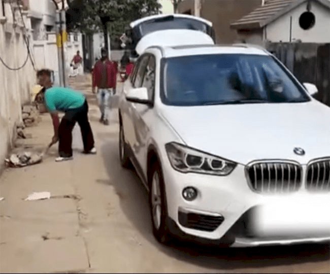 झारखंड: रांची के प्रिंस श्रीवास्तव BMW कार से ढो रहा है कचरा, कंपनी की सर्विस से परेशान होकर उठाया ऐसा कदम