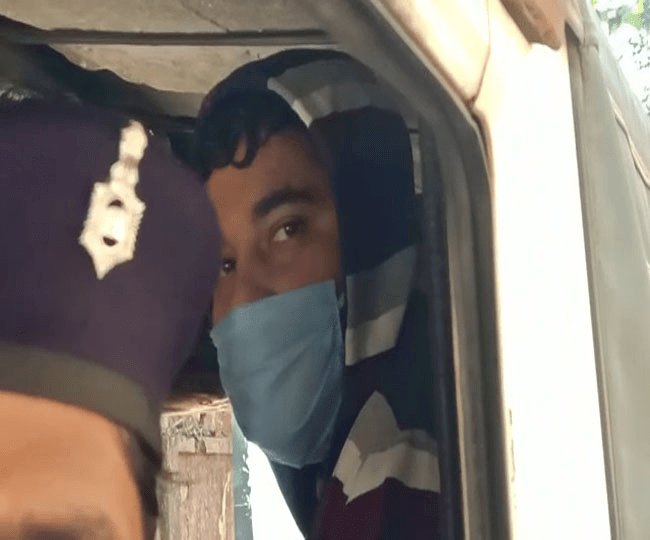 धनबाद: रेप के आरोपी बादल गौतम को जेल से रिमांड पर ले गई बैंक मोड़ पुलिस