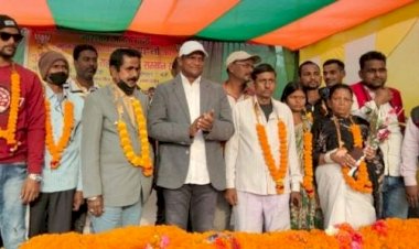 धनबाद: बाघमारा में माफियाओं को राजनीतिक रोटी नहीं सेकने देंगे , एक्स एमएलए के दिन लदे : ढुल्लू महतो (देखें VIDEO)