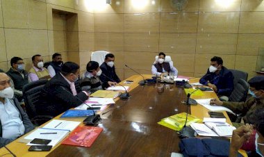 धनबाद: कोरोना वैक्सीनेशन की तैयारियों की डीसी ने की समीक्षा 