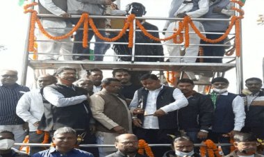 धनबाद: 29वें पुण्यतिथि पुण्यतिथि पर श्रद्धा के साथ याद किये गये बिनोद बिहारी महतो, कोयलांचल में जगह-जगह दी गयी श्रद्धांजलि