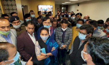 दुमका जाने के क्रम में सीएम हेमंत सोरेन का धनबाद में जोरदार स्वागत, कांग्रेस व जेएमएम नेताओं के साथ बैठक,डीसी से झरिया पुनर्वास की ली जानकारी