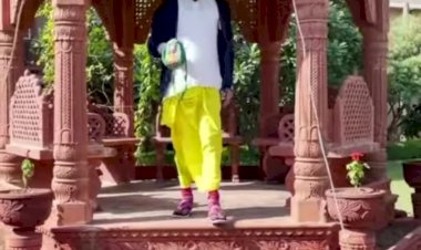 बिहार: तेज प्रताप यादव का नया अंदाज, पीली धोती पहने राधे-राधे करते नजर आये लालू के लाल