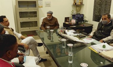 धनबाद: BJKMS के महामंत्री रणविजय सिंह ने की एरिया चार के जीएम से वार्ता की