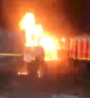 लातेहार:  सीसीएल की  तेतरियाखाड़ कोलियरी में टीपीसी उग्रवादियों का हमला, पांच ट्रक जलाये, फायरिंग, चार जख्मी (देखें  VIDEO)