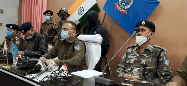 गिरिडीह: पुलिस ने 24 घंटे में किया रंजीत मर्डर का खुलासा, दोस्तों ने ही मुर्गा व बीयर पार्टी देकर की थी ग्राफिक्स डिजाइनर की मर्डर,एक अरेस्ट