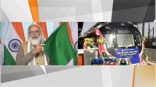 दिल्ली में दौड़ी ड्राइवरलेस मेट्रो, PM नरेंद्र मोदी ने दिखाई हरी झंडी,नेशनल कॉमन मोबिलिटी कार्ड का भी शुभारंभ