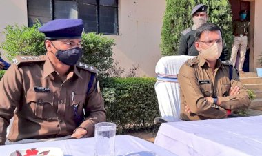 रामगढ़: बाइक व बैटरी चोर गैंग का भंडाफोड़, पिस्टल के साथ नौ क्रिमिनल अरेस्ट, छह बाइक जब्त