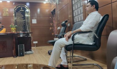 धनबाद:रणविजय सिंह ने की DC से मुलाकात, पुटकी मस्जिद मुहल्ला में पानी की समस्या से कराया अवगत