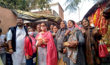 झरिया MLA पूर्णिमा नीरज सिंह सिंह पहुंचीं मां छिन्नमस्तिका के दरबार, रजरप्पा में परिजनों के साथ की पूजा