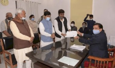 बिहार:शाहनवाज हुसैन और मुकेश सहनी ने सीएम नीतीश कुमार की मौजूदगी विधान परिषद के लिए दाखिल किया नॉमिनेशन
