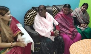 धनबाद: तिसरा में लिट्टी पार्टी में जुटा सिंह मैंशन परिवार, कुंती व इंदू दिखीं साथ-साथ