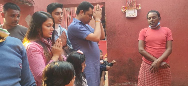 धनबाद: रणविजय सिंह ने परिजनों के साथ लिलोरी मंदिर में की पूजा-अर्चना