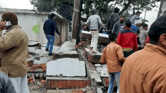 यूपी: मुरादनगर हादसे में मरने वालों की संख्या 23 पहुंची, जेई और कंट्रेक्टर सहित कई के खिलाफ FIR