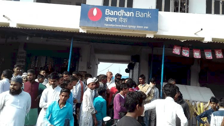 बिहार: मुजफ्फरपुर में बंधन  बैंक से 17 लाख की लूट, विरोध पर क्रिमिनलों ने कस्टमर्स को गोली मारी